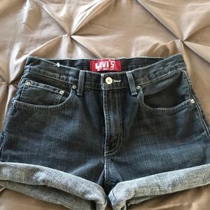 Levi’s cut off shorts